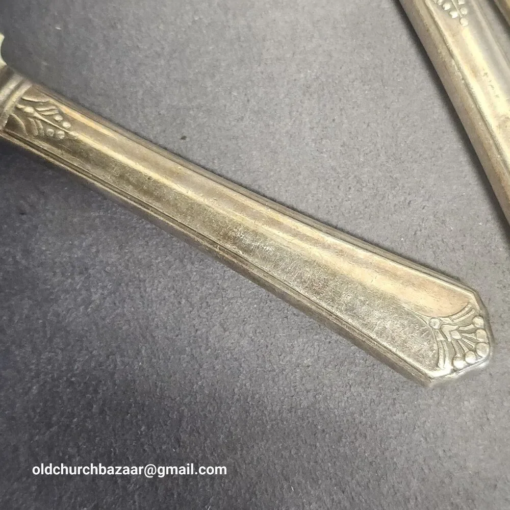 7 Vintage Silver Plated Table Dinner Knives 9”- 2 Different Patterns